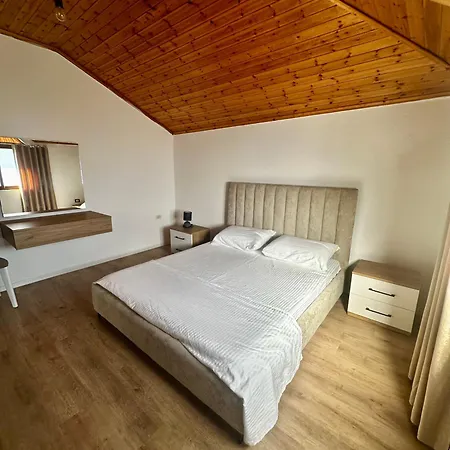 Mera 2 Apartamento Tirana